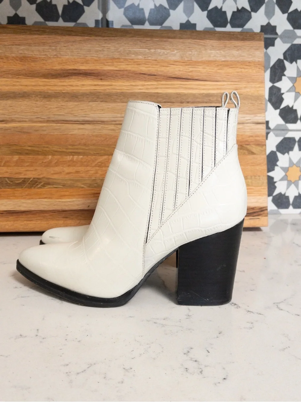 Marc Fisher Off White Leather Heeled Snakeskin Pattern Chelsea Pointed Toe Boots